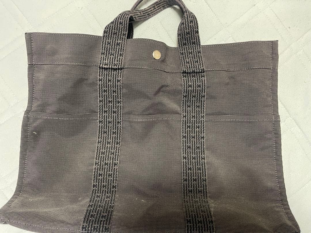 エルメスのトートバッグ HERMES（エルメス） ヴィクトリア カバス32 トートバッグ 上質トリヨン